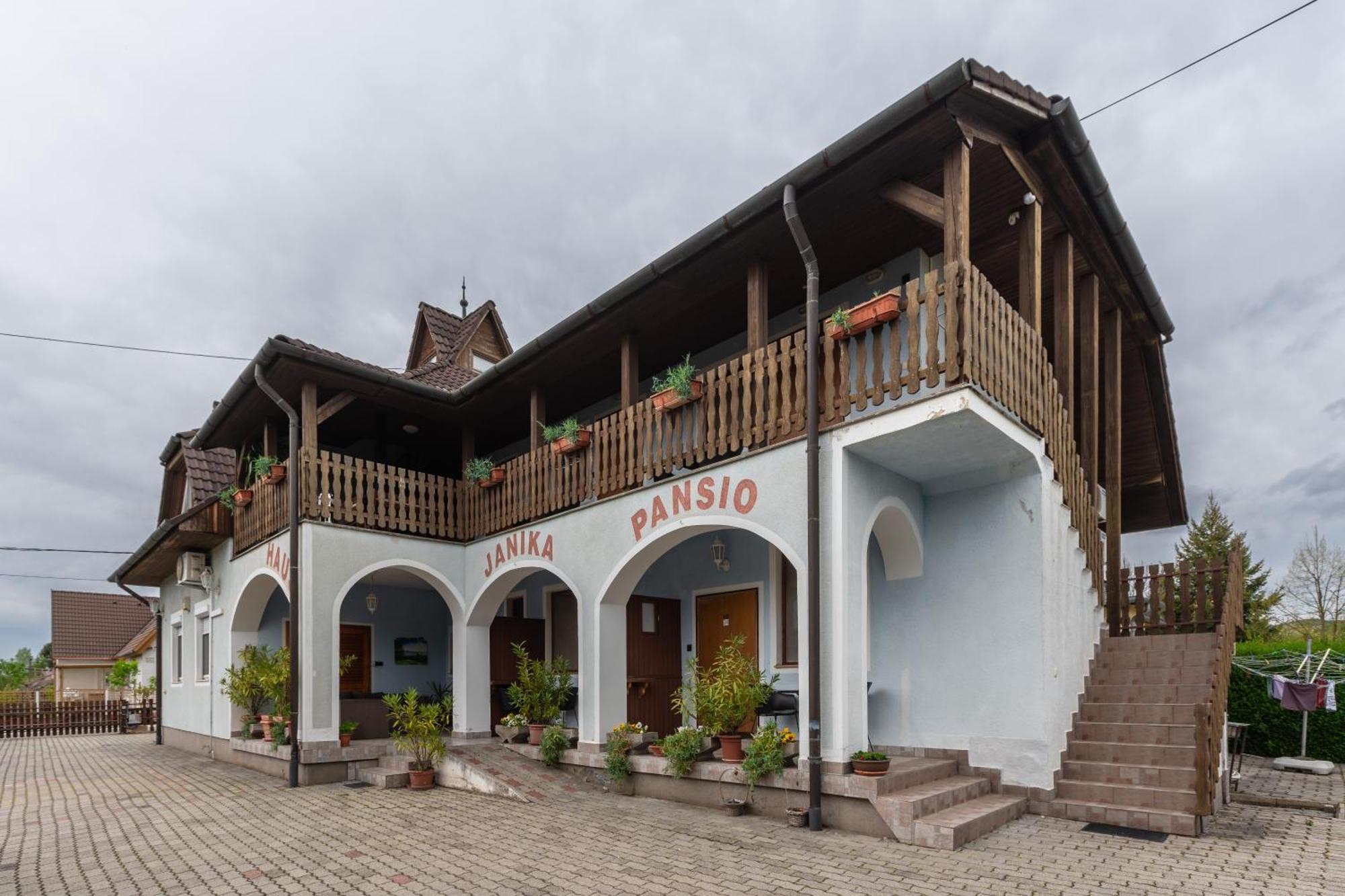 Janika Pension Vonyarcvashegy Luaran gambar